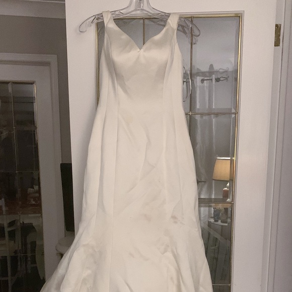 Signature by Justin Alexander Wedding Dress - Picture 1 of 7